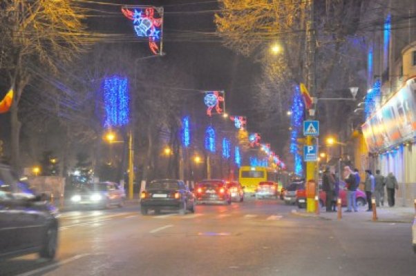 Primăria dă 50.000 de euro pentru închirierea ghirlandelor de sărbători